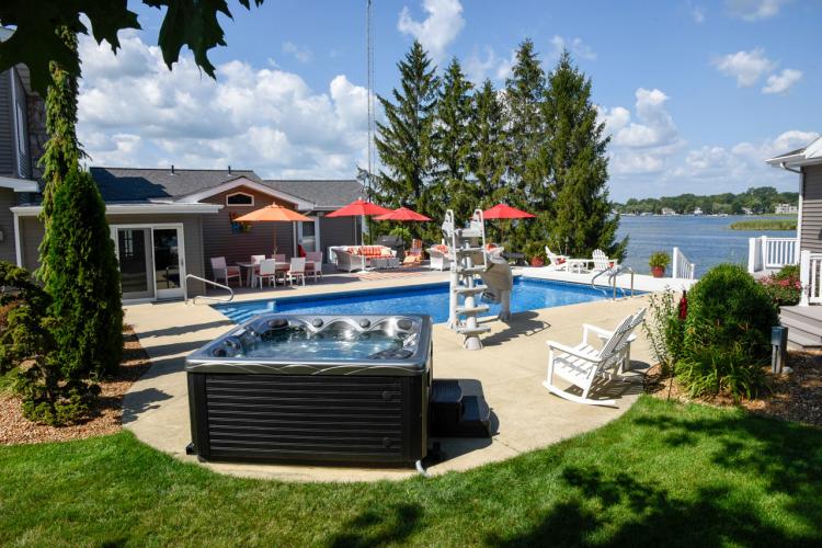 Hot Tub and Pool nice patio